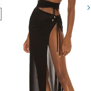 Camila Coelho Emily Skirt in Black Size: S